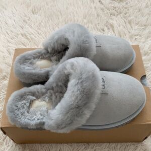 New ugg light grey genuine shearling slipper